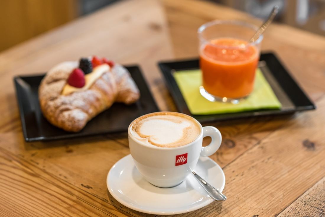 Brioche e cappuccino